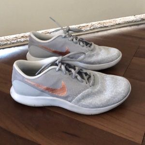 Nike flex contact